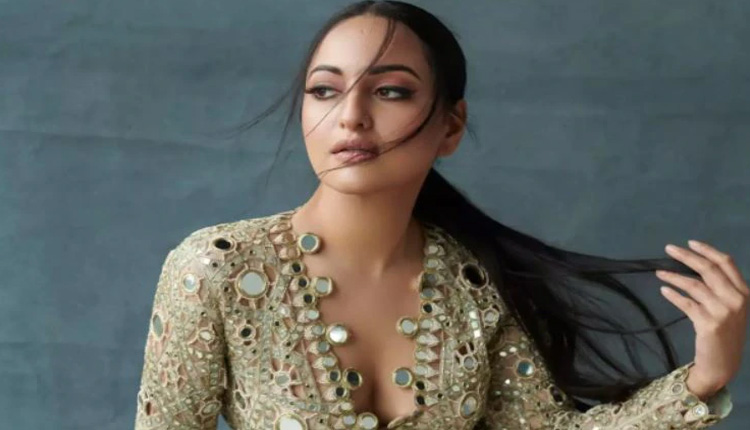 Sonakshi Sinha Sizzling Look | sonakshi sinha shares sizzing photos in open jacket see pics