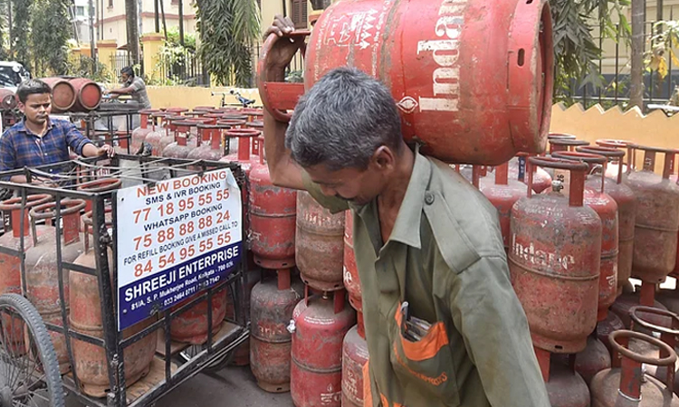 LPG Gas Subsidy Update | lpg gas subsidy latest news 200 subsidy available on lpg gas cylinder know how to check your balance in account