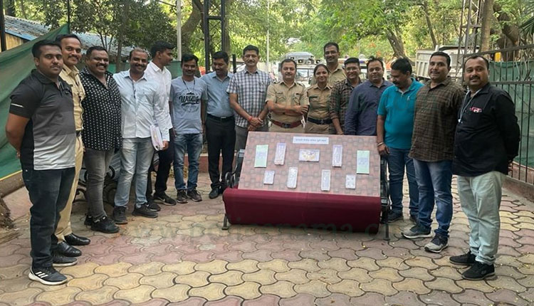 Pune Crime | Wanwadi police arrest criminals for stealing pistols and expensive mobiles from a neighbour's house; 8 lakh confiscated