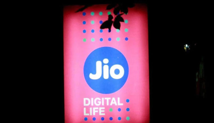 Jio Recharge Plan jio recharge plan with one month validity 15gb daily data free calling and more