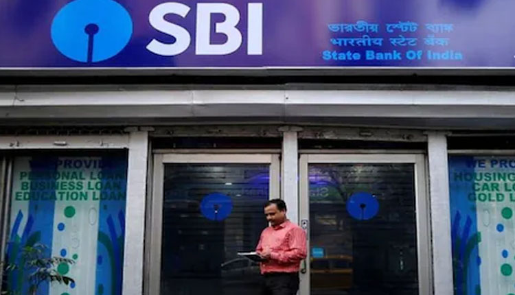 SBI sbi has issued 2 toll free numbers many works will be completed on one call even on sunday jst