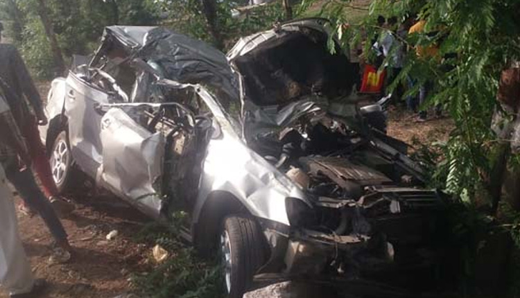 Sangali Crime | 5 killed in car accident Pimpri-Chinchwad to jaysingpur on Pune Bangalore National Highway