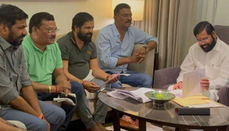 Eknath Shinde | eknath shinde rebel mlas paid 70 lakh for 8 day stay at guwahati hotel report dinner and lunch bill