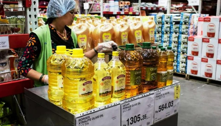 Edible Oil Price | edible oil makers to cut retail prices by 10 to 12 per liter