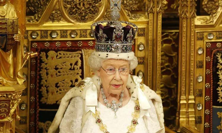 Queen Elizabeth II | queen elizabeth ii death total assets of queen and what is income source now holds the empire