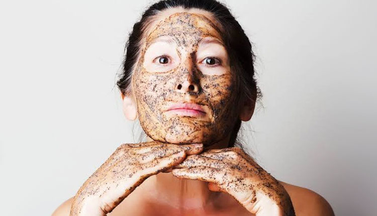 Skin Pigmentation | this face mask of dark chocolate milk and salt will remove the problem of pigmentation
