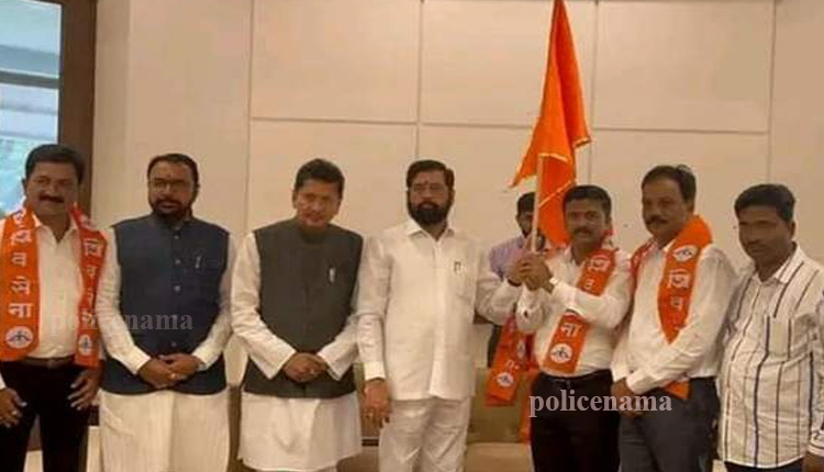 Eknath Shinde Group | big blow to uddhav thackeray from deepak kesarkar in sindhudurg three leaders with shinde