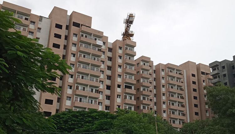 PM Awas Yojana | 1108 flats in the mega housing project constructed under PM Awas Yojana at Vadgaon khud Pune will be handed over to the beneficiaries by March 2023 - Additional Municipal Commissioner Ravindra Binwade