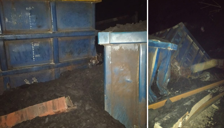 Railway Accident | 20 loaded coal wagons derailed b/w Malkhed &Timatla stations on Wardha-Badnera sections,Nagpur at around 23.20hrs on Oct 23,resulting in Dn&Up line affected on this section.
