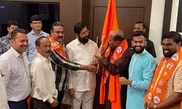 Maharashtra Politics | big blow to uddhav thackerays shivsena in solapur bhausaheb andhalkar joining the shinde group