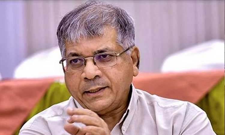 Prakash Ambedkar | Congress and Shiv Sena have been given the option of an alliance, but their answer is yet to come - Prakash Ambedkar