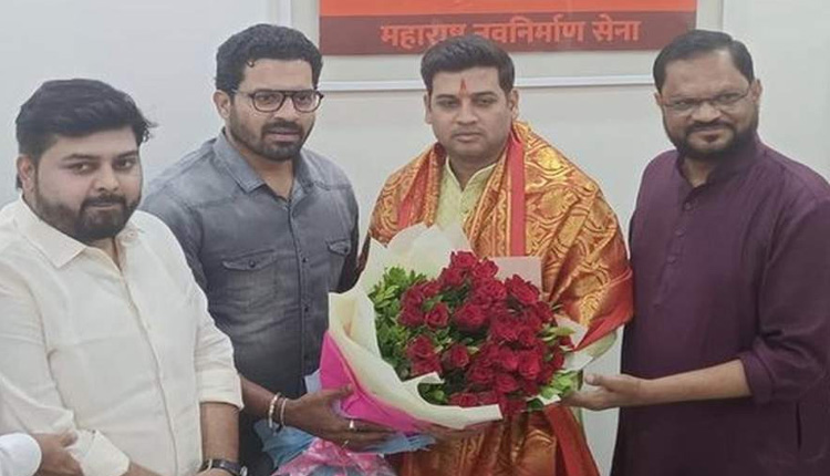 MP Srikanth Shinde | mp shrikant shinde visited mns office in dombivli
