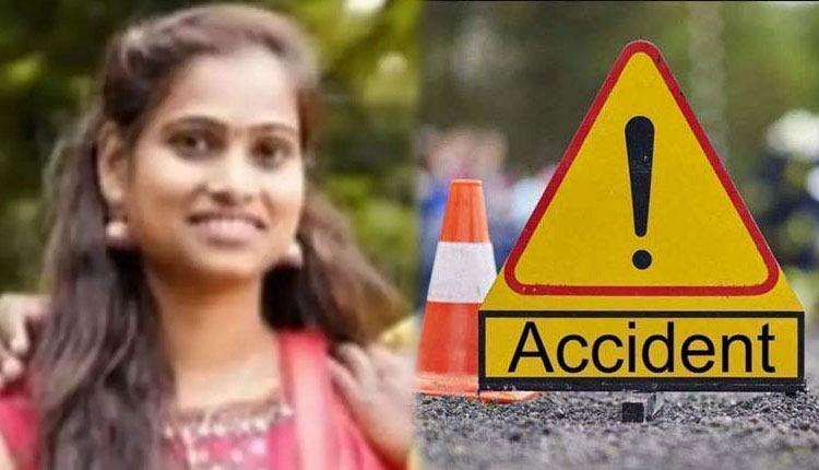 Pune Accident | a 22 year old pregnant woman died on the spot in accident while going to the hospital with her husband
