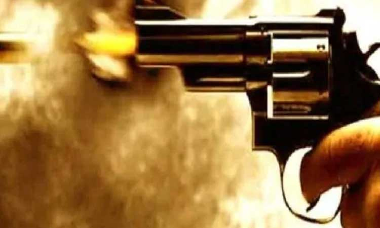 Firing On Yuvraj Pathare In Parner Ahmednagar | an attempt was made to attack shiv sena corporator yuvraj pathare in ahmednagar parner news