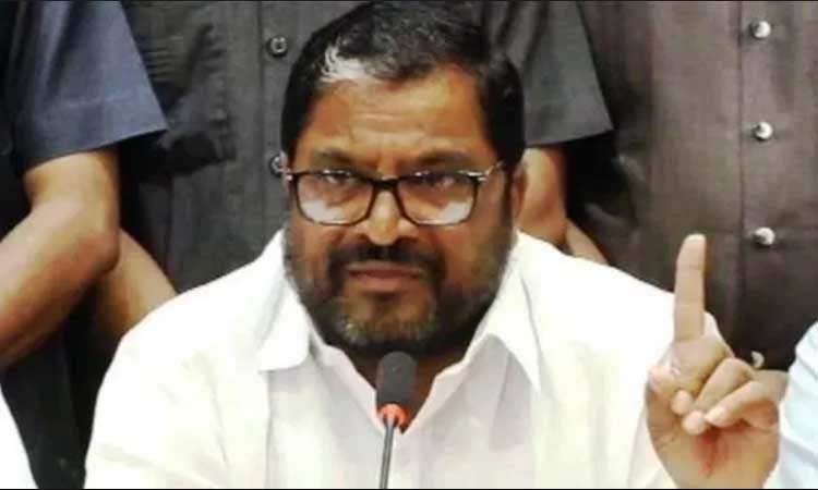 Raju Shetti | swabhimani shetkari saghtana leader raju shetti claims maharashtra goverment minister take bribe from goverment servant