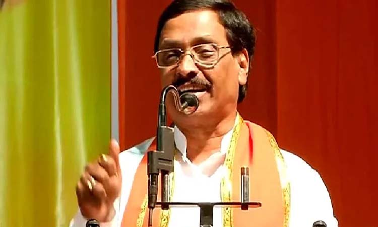 Vinayak Raut | Shinde Fadnavis government is making a cruel joke of the farmers of Maharashtra; Uddhav Thackeray will hold farmers dialogue meeting - Vinayak Raut