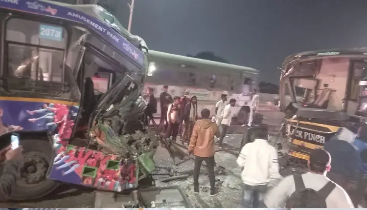 Pune PMPML Accident | pune pmpml bus accident on brt route on ramtekdi bridge pmpml driver seriously injured crime news