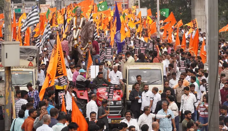 Pune Band | Big response of Pune people to 'Pune Bandh', strong attack on Governor and BJP by political leaders