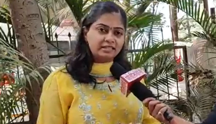 Yuvasena-Sharmila Yewale | uddhav thackeray camp yuvasena office bearer sharmila yewale resigned in pune maharashtra