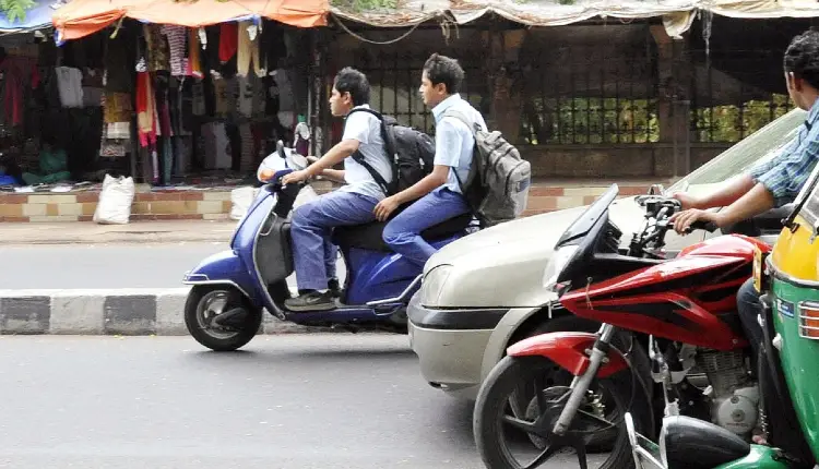 Traffic Police | if drive the vehicle before 18 year completed a fine of five thousand pune news
