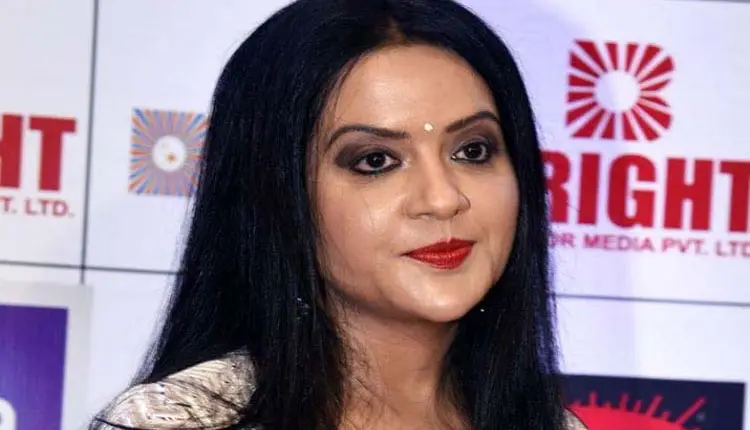 Amruta Fadnavis | actress amruta devendra fadnavis talk about mood banaleya song trolling
