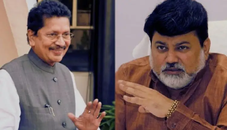 Maharashtra Politics | how many hours did chief minister eknath shinde stay at davos uday samant and dipak kesarkar different claims