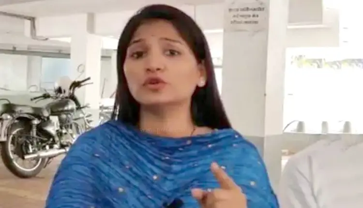 Karuna Sharma | a case has been registered against karuna sharma on the complaint of an activist of dhananjay munde in parli