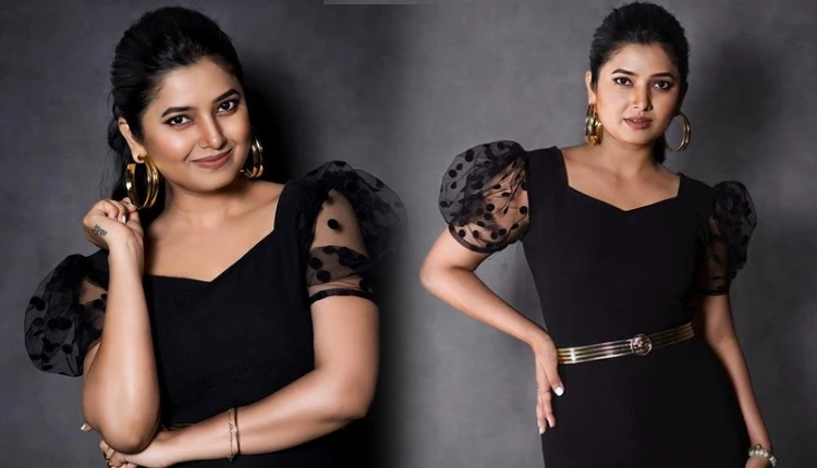 Prajakta Mali | prajakta mali shared photos in black dress after sankrat see her photos here