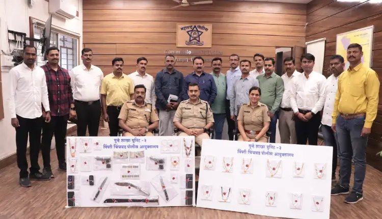 Pune Pimpri Crime | Pimpri Chinchwad Crime Branch arrests a gang that committed a broad daylight robbery in Talegaon Dabhade, 25 lakhs has been seized