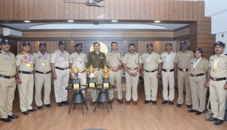 Pune Police News | Pune Police force won the title in shooting ! CP Retesh Kumaarr, Joint Commissioner Sandeep Karnik, Additional Commissioner Dr. Jalinder Supekar congratulated the contestants