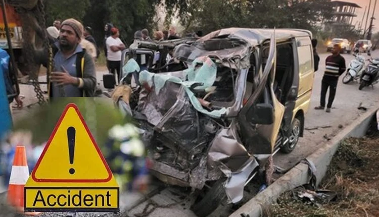 Mumbai Goa Highway Accident | terrible accident on mumbai goa highway 9 people died in the accident