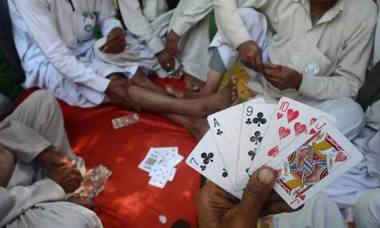 Pune Crime News | SS Cell of the Pune Police Crime Branch raided a gambling den in Vishrambaig area