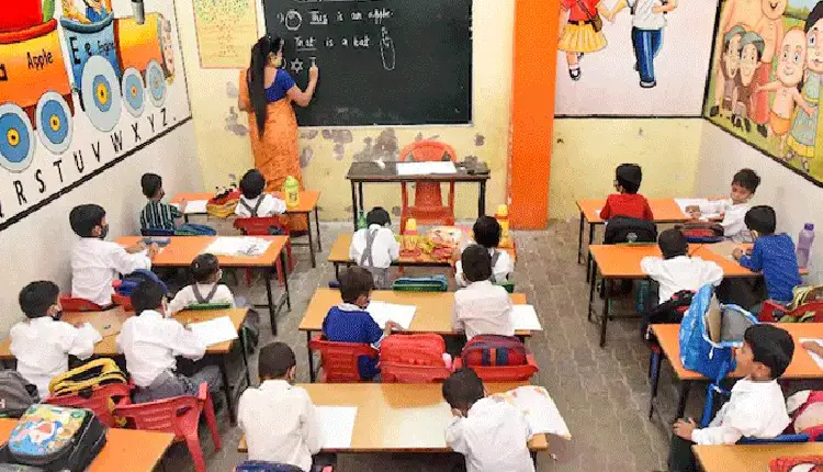 Pune Unauthorized School | pune zilla parishad education officers order to file a case against 13 unauthorized schools in pune district