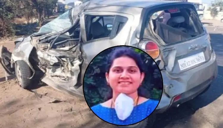 Pune Accident News | a truck hit the car of a doctor couple on the pune nagar road wife died on the spot husband is under treatment