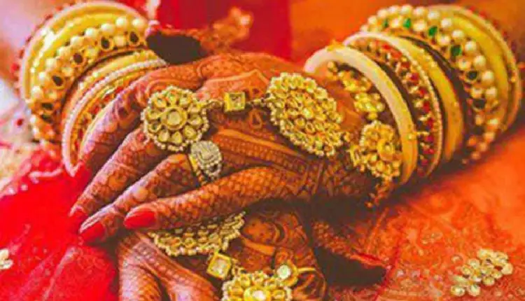 Aurangabad Crime News | six days after wedding bride ran away with jewels in aurangabad