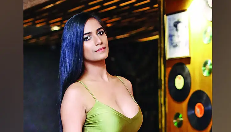 Poonam Pandey | actress poonam pandey big decision interview says fame from controversy stay only for 15 minutes