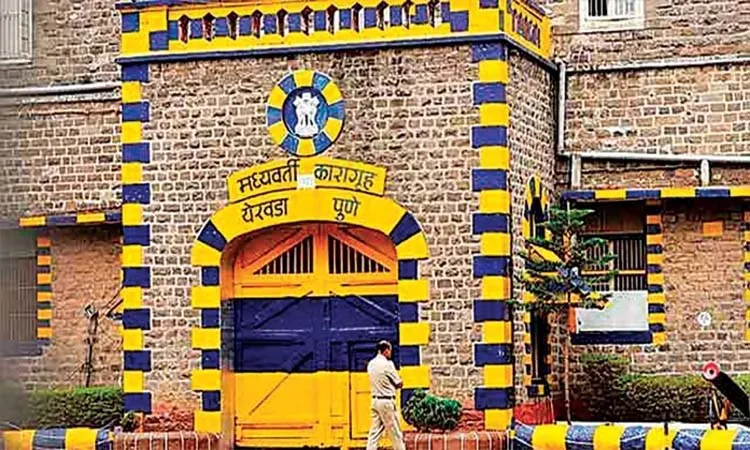 Pune Crime News | 27 lakhs extorted by a prisoner inside the jail; Forged signatures in money order register