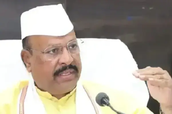 Maharashtra Agriculture Minister Abdul Sattar | Consideration of giving the benefit of crop insurance to farmers who do not pay crop insurance - Agriculture Minister Abdul Sattar