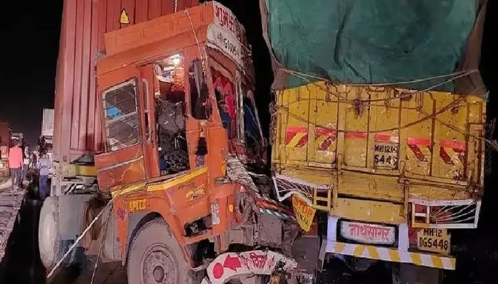 Ahmadnagar Accident News | four devotees who were visiting god at shanishinganapur and devgad died 11 injured in accident on the day of gudhipadva
