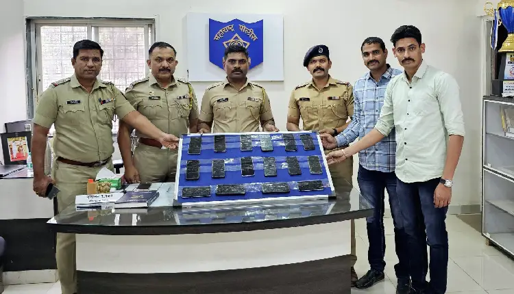 Pune Crime News | Lonikand police returned 21 lost mobiles to their original owners