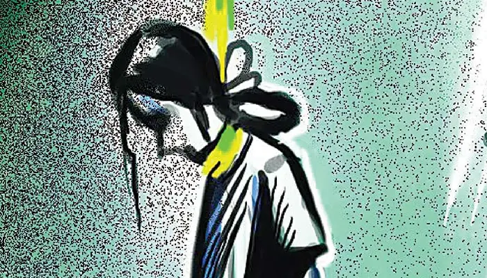 Pune Crime News | Girl commits suicide by hanging herself for refusing marriage; Case filed against NDA employee