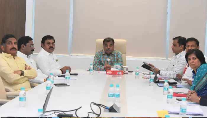 Maharashtra PWD Minister Ravindra Chavan | Pending road works in Pune district should be done expeditiously; Instructions of Public Works Minister Ravindra Chavan
