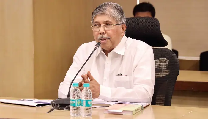 Chandrakant Patil - Pune PMC | Compared to big cities, small villages and municipalities were properly managed! Guardian Minister Chandrakant Patil supported the exclusion of Devachi Uruli, Fursungi villages