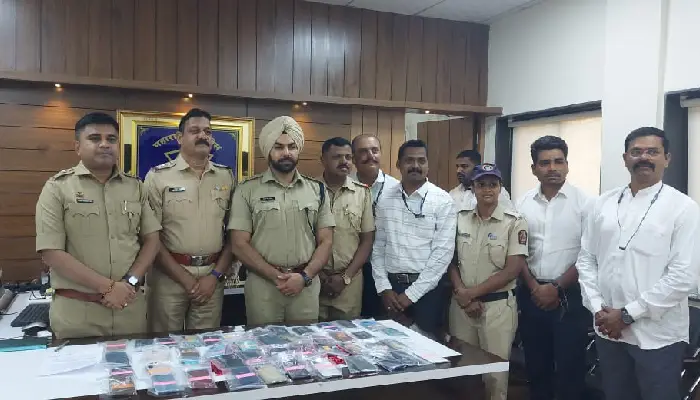 Pune Police Cyber ​​Crime News | Pune Shivaji Nagar Police seized 51 mobiles from 9 states by issuing respectful orders in 5 languages