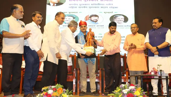 Dr. Babasaheb Ambedkar Samarpan Award | 'No matter how many parties come into politics, let us love the party of trees'; Opinion of veteran actor Sayaji Shinde