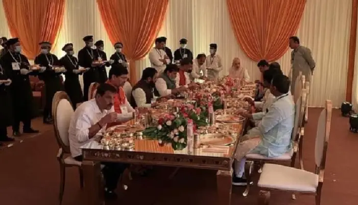 Maharashtra Political News | ncp leader suraj chavan tweet amit shah eknath shinde and devendra fadnavis lunch photo of kharghar