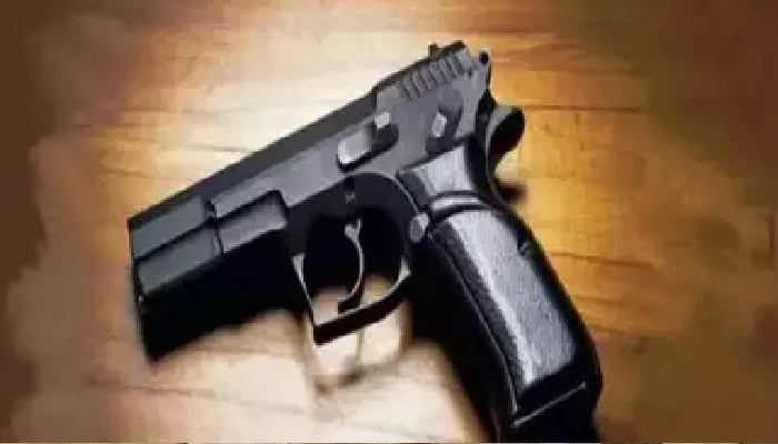 Pune Estate Broker Arrested On Mumbai Airport | US-made pistols and cartridges found in BMW car at Mumbai airport, real estate broker from Pune arrested