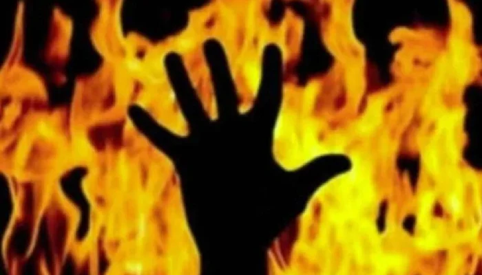 Ahmednagar Crime News | husband locked his wife and two daughters and set fire to the house at pimpalgaon landaga maharashtra Ahmednagar Crime News