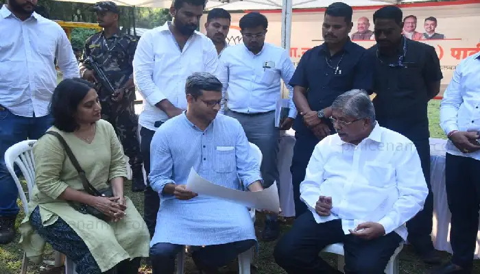 Chandrakant Patil - Kothrud Pune News | Neither promise, nor date decided on the spot by direct communication; Guardian Minister Chandrakant Patil's third phase of the initiative in Kothrud