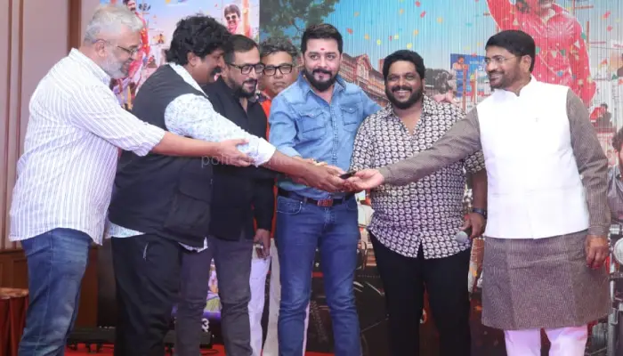Chowk Marathi Movie Trailer Release | Hindustani brothers launch the trailer of the popular multi-starrer 'Chowk' with a bang; Directed by Devendra Gaikwad, 'Chowk' will release on May 19 (Video)